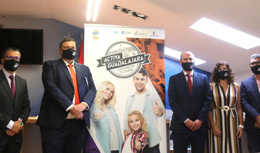 El Ayuntamiento y CEOE impulsan un Plan de Activaci�n y Dinamizaci�n del Comercio local con una inversi�n de 150.000 euros