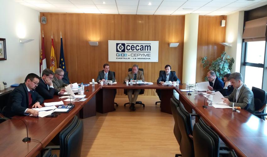 El comit� ejecutivo de CECAM analiza el descenso del �ndice total de siniestralidad laboral en la regi�n