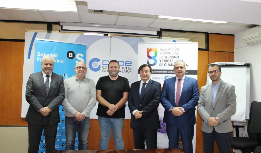 Las federaciones de Turismo y Comercio de CEOE-CEPYME Guadalajara y Banco Sabadell firman un convenio de colaboraci�n