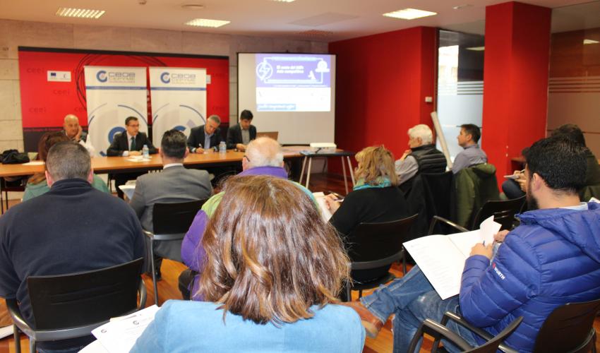 Los empresarios alcarre�os se informan de c�mo ahorrar en su factura energ�tica a trav�s de las compras agrupadas