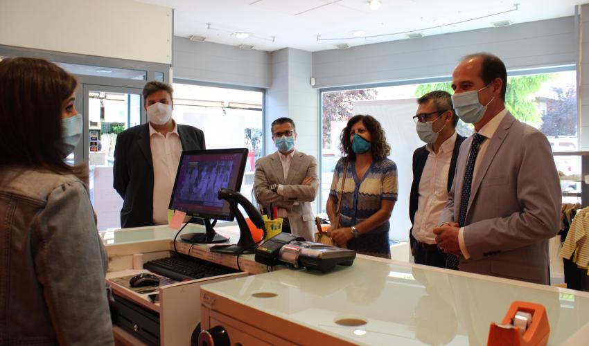 Desde este viernes, miles de aut�nomos y peque�as empresas locales podr�n solicitar ayudas del Ayuntamiento de hasta 1.800 euros