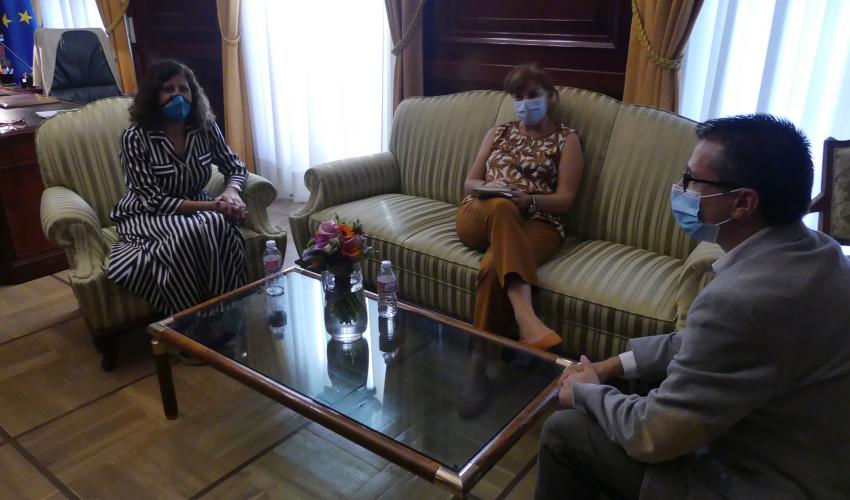 La presidenta de CEOE-CEPYME Guadalajara se re�ne con la nueva subdelegada del gobierno en Guadalajara