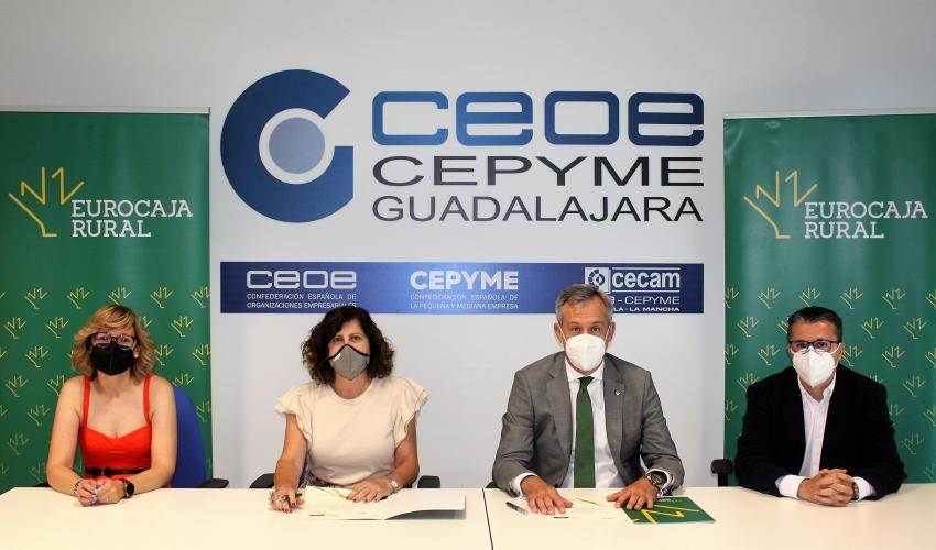 Eurocaja Rural y CEOE-CEPYME Guadalajara refuerzan su cooperaci�n suscribiendo un convenio en materia social para reactivar la econom�a