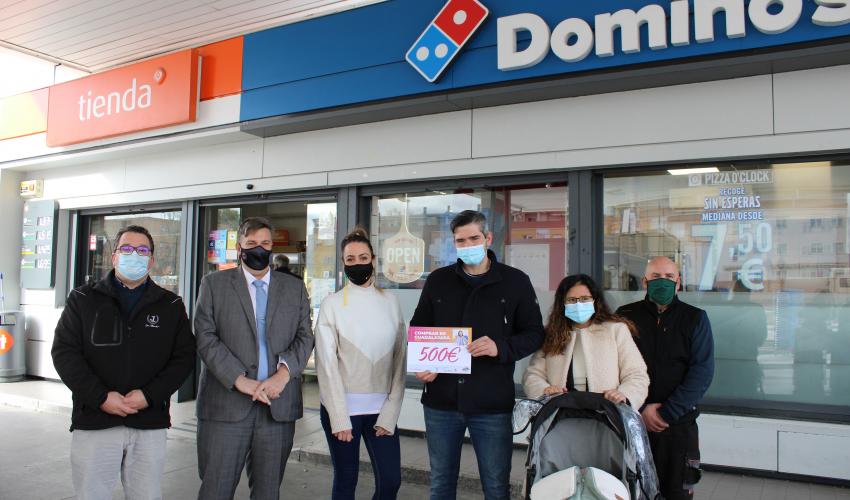 Oilsan Energy, integrado en CEOE-CEPYME Guadalajara, sella el cheque premiado con 1.000 euros del �ltimo sorteo del a�o correspondiente a la campa�a del Black Friday