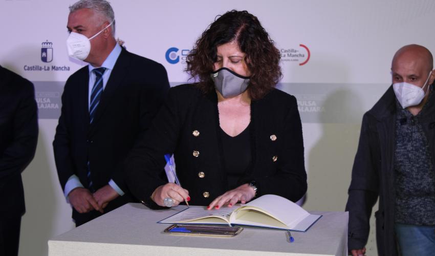Nace ‘Impulsa Guadalajara’, un gran acuerdo para el desarrollo econ�mico y social de Guadalajara suscrito por todas las instituciones, CEOE y los sindicatos UGT y CC.OO.
