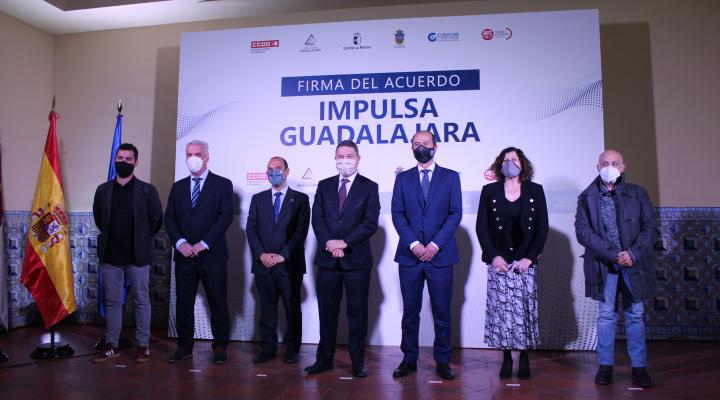 Nace ‘Impulsa Guadalajara’, un gran acuerdo para el desarrollo econ�mico y social de Guadalajara suscrito por todas las instituciones, CEOE y los sindicatos UGT y CC.OO.