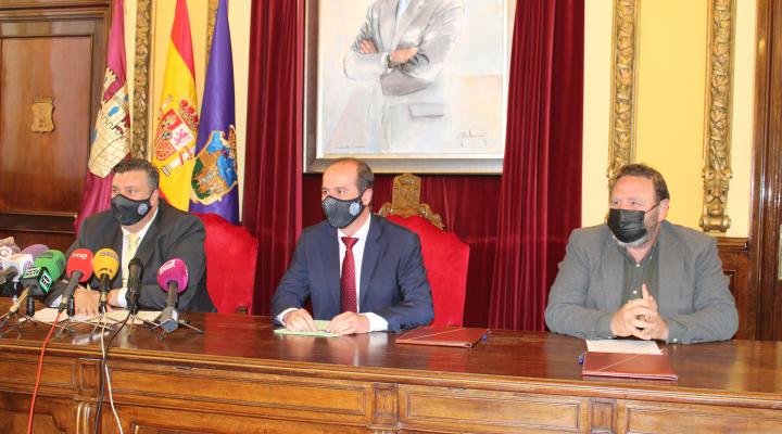 El Ayuntamiento firma un convenio con la Federaci�n de Hosteler�a para reactivar el consumo en bares y restaurantes de la capital