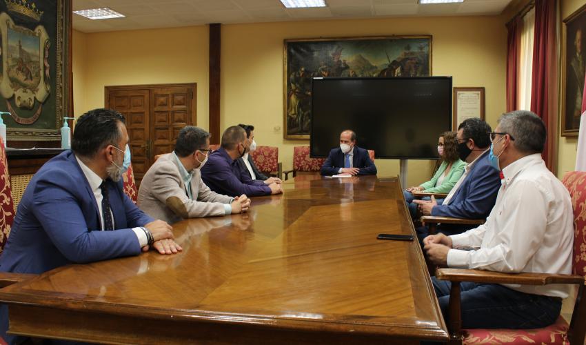 La Asociaci�n provincial de empresarios de Servicios de la Actividad F�sica y el Deporte de Guadalajara mantiene su primera reuni�n de trabajo con el alcalde de Guadalajara