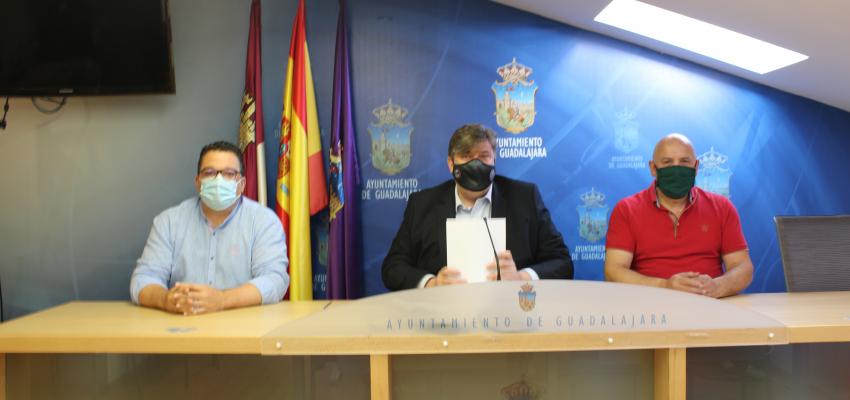 El presidente de FEDECO, integrada en CEOE-CEPYME Guadalajara, �ngel Escribano ha se�alado que este plan de dinamizaci�n del comercio local est� sirviendo para “mantener un contacto m�s estrecho con los comerciantes