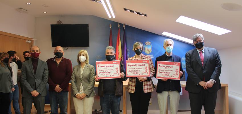 Aluminios Villaverde, Donde Julieta y Autoescuela La Veloz, ganadores del concurso Escaparate en rosa