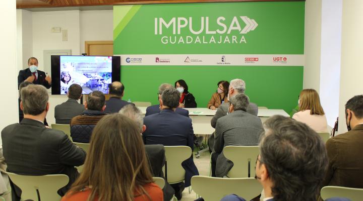 La embajadora de T�nez en Espa�a visita la oficina Impulsa Guadalajara 