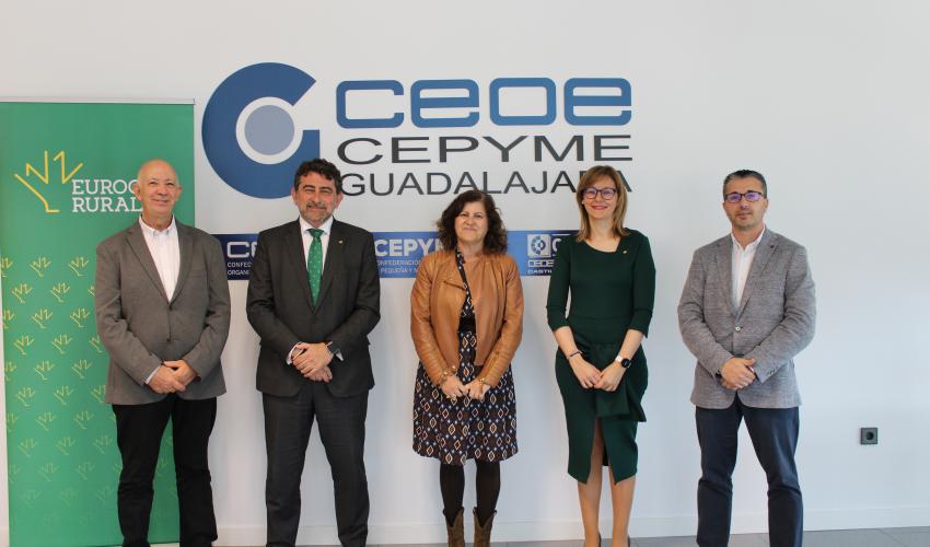 Eurocaja Rural proporciona liquidez a las estaciones de servicio de Guadalajara con un convenio financiero espec�fico para el sector