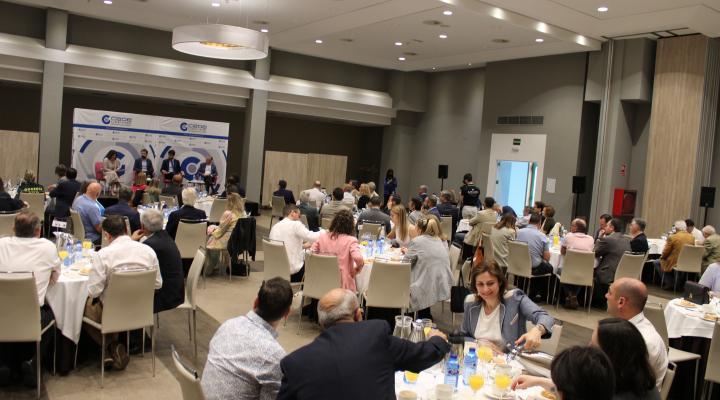 Empresarios descubren las 