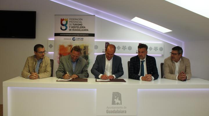 Las federaciones de Turismo y Comercio de CEOE-CEPYME Guadalajara firman sendos convenios de colaboraci�n con el Ayuntamiento de Guadalajara