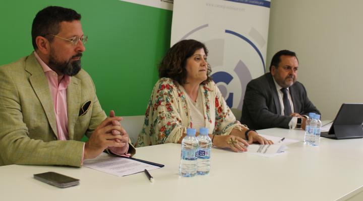 Una treintena de empresarios se informan de los nuevos canales de denuncia en la empresa