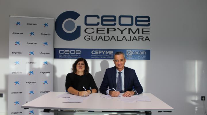 CaixaBank y CEOE-CEPYME Guadalajara renuevan su colaboraci�n con el prop�sito de mejorar la competitividad empresarial en la provincia