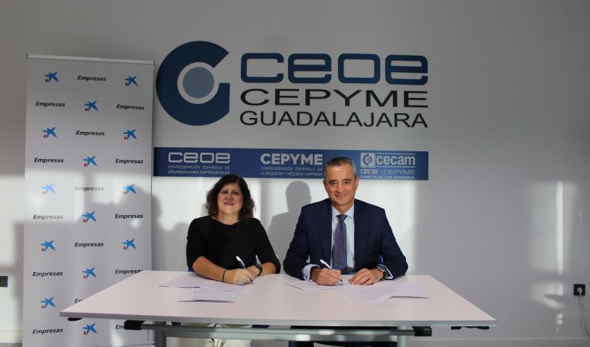 CaixaBank y CEOE-CEPYME Guadalajara renuevan su colaboraci�n con el prop�sito de mejorar la competitividad empresarial en la provincia