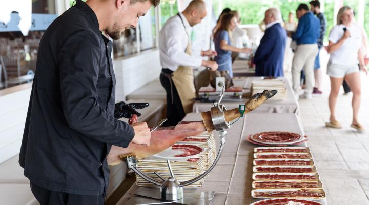 El III foro de hosteler�a de la provincia organizado por la Federaci�n provincial de Turismo y Hosteler�a de Guadalajara re�ne a m�s de 200 profesionales del sector