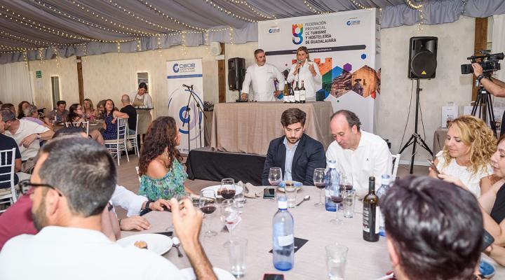 El III foro de hosteler�a de la provincia organizado por la Federaci�n provincial de Turismo y Hosteler�a de Guadalajara re�ne a m�s de 200 profesionales del sector