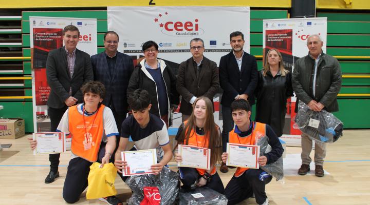 Festo, del colegio Giovanni Antonio Farina, gana la V edici�n de la competici�n de rob�tica-botschallenges, organizada por el CEEI Guadalajara