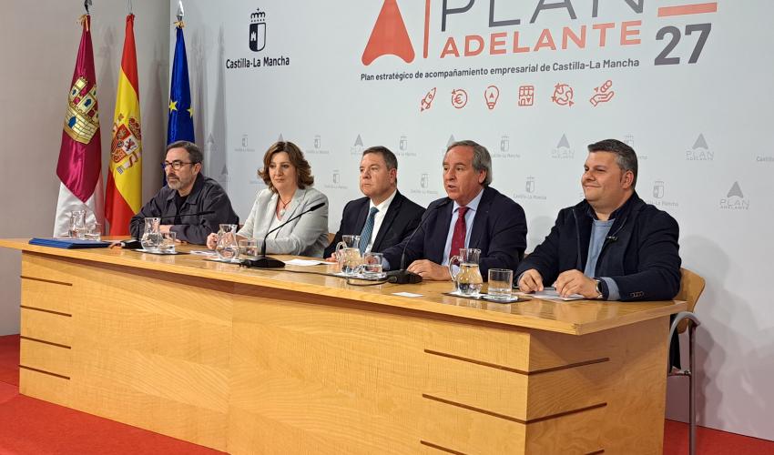 CECAM suscribe el Plan Adelante 2024-2027, que pone el foco en las empresas como motor de crecimiento