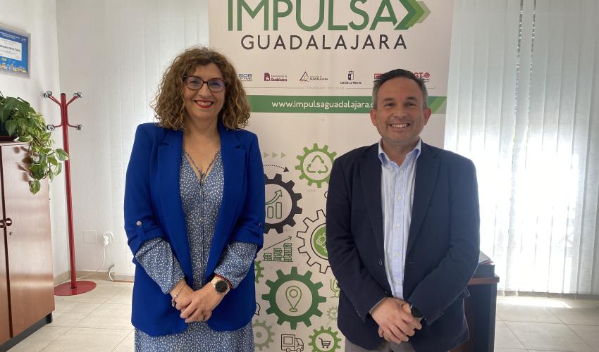 Villanueva de la Torre destaca el avance de su futuro pol�gono industrial en una reuni�n de trabajo mantenida con Impulsa Guadalajara