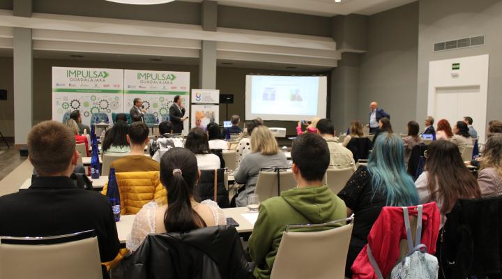 Empresarios del sector del turismo se informan de las nuevas herramientas para un turismo de experiencias