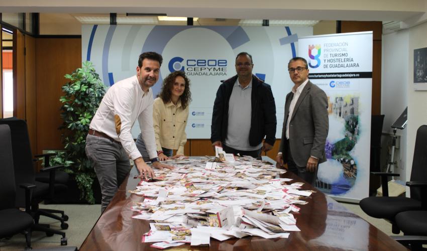 Celebrado el primer sorteo de la campa�a de dinamizaci�n del sector de la hosteler�a, Saborear Guadalajara, que ha repartido 100 cheques de 60 euros entre sus clientes