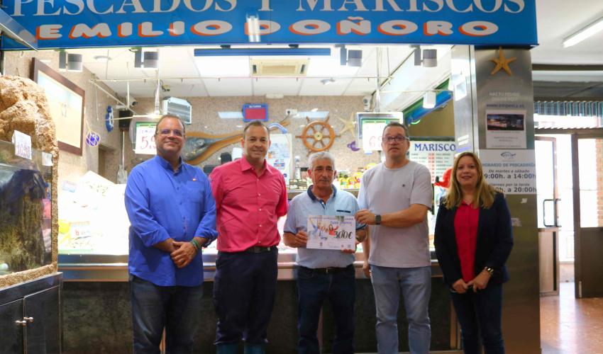 Entregados los cheque-regalo a los ganadores de la campa�a de comercio del D�a de la Madre