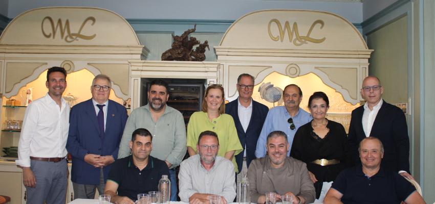 La junta directiva de la federaci�n regional de hosteler�a y turismo se re�ne en Guadalajara para trazar las l�neas de trabajo para los pr�ximos meses