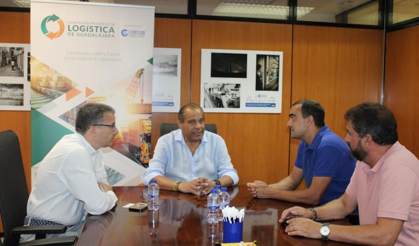 El presidente de la asociaci�n de Log�stica de CEOE-CEPYME Guadalajara y el alcalde de Chiloeches mantienen su primera reuni�n de trabajo 