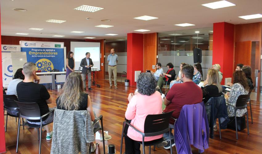 El Programa de Apoyo a Emprendedores de la provincia de Guadalajara de CEOE y Diputaci�n celebra su segunda taller colectivo