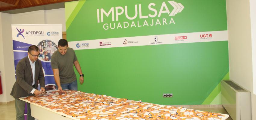 La asociaci�n provincial de Empresarios de Servicios de la Actividad F�sica y el Deporte de Guadalajara realiza el sorteo de los cheques de su campa�a El deporte en verano tiene premio