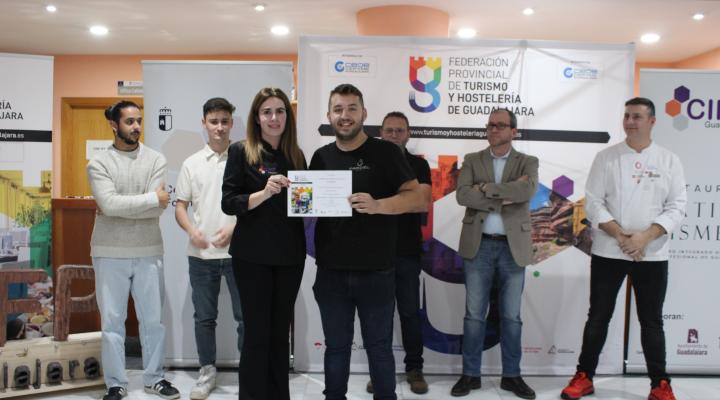 Diego Fern�ndez Valladar del Restaurante la Duquesa, gana el II campeonato de tapas y pinchos de la Federaci�n provincial de Turismo y Hosteler�a de Guadalajara 