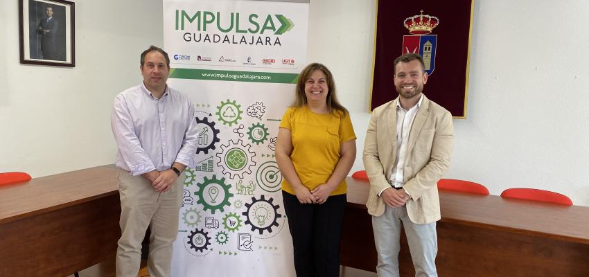 Torrej�n del Rey destaca sus excelentes comunicaciones y ubicaci�n estrat�gica para la atracci�n y llegada de nuevas empresas en una reuni�n de trabajo mantenida con Impulsa Guadalajara