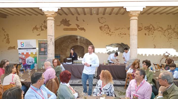 Adri�n Romanillos, del restaurante Z�bar representa a la federaci�n provincial de turismo y hosteler�a de guadalajara en gastro experiencia culinaria