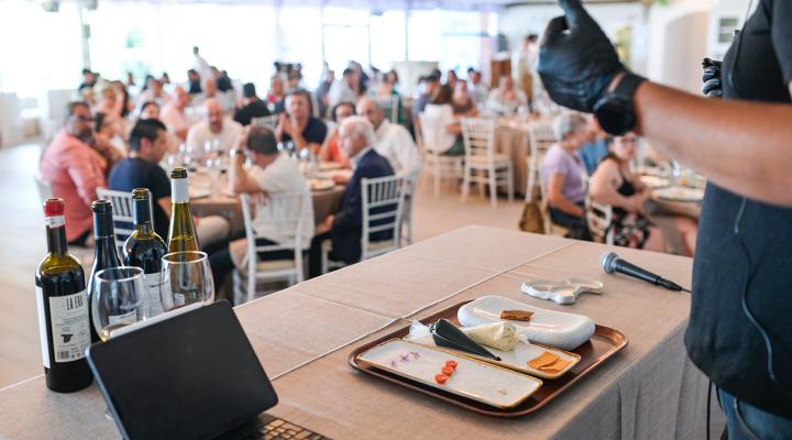 El III foro de hosteler�a de la provincia organizado por la Federaci�n provincial de Turismo y Hosteler�a de Guadalajara re�ne a m�s de 200 profesionales del sector