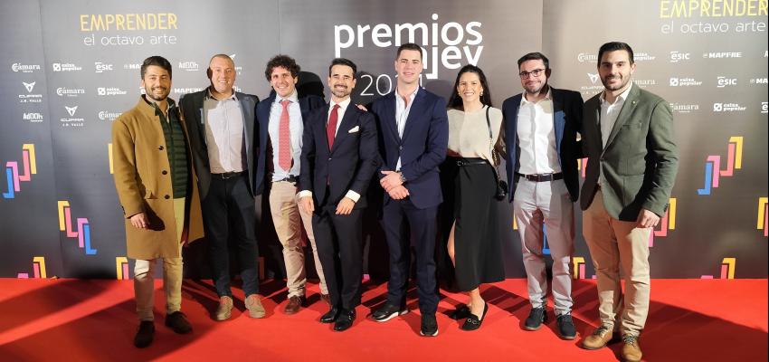 La Junta Directiva de AJE Guadalajara asiste a los premios AJE Valencia
