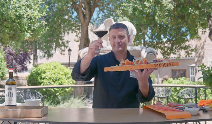 El Sal�n Chino y Carlos Gumiel protagonistas del quinto v�deo promocional de la Federaci�n de Turismo y Hosteler�a 