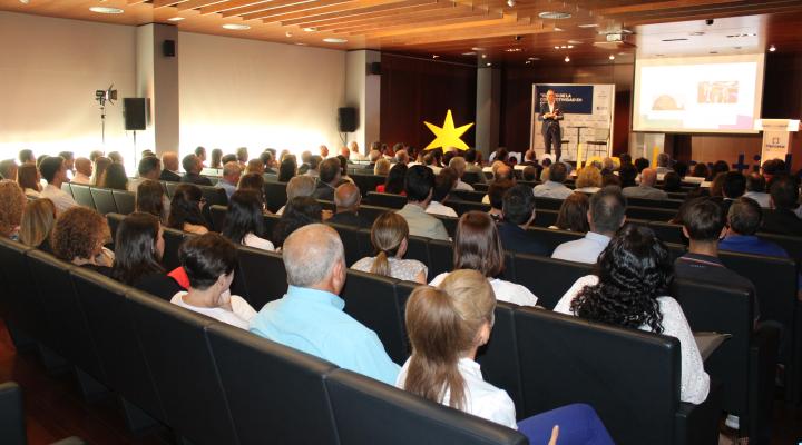Cerca de 200 personas asisten a la charla-coloquio de Arturo Bris organizada por Hercesa y CEOE-CEPYME Guadalajara