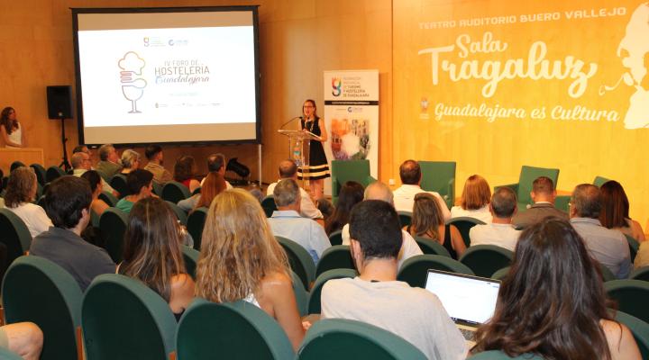 El IV Foro de Hosteler�a de la provincia organizado por la Federaci�n provincial de Turismo y Hosteler�a de Guadalajara se consolida reuniendo a m�s de 200 profesionales del sector