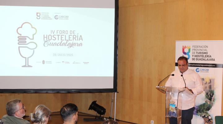 El IV Foro de Hosteler�a de la provincia organizado por la Federaci�n provincial de Turismo y Hosteler�a de Guadalajara se consolida reuniendo a m�s de 200 profesionales del sector