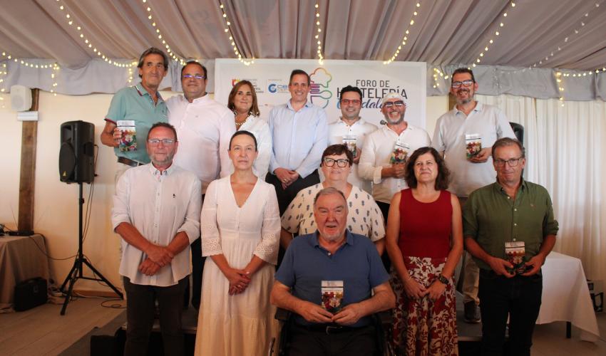 El IV Foro de Hosteler�a de la provincia organizado por la Federaci�n provincial de Turismo y Hosteler�a de Guadalajara se consolida reuniendo a m�s de 200 profesionales del sector