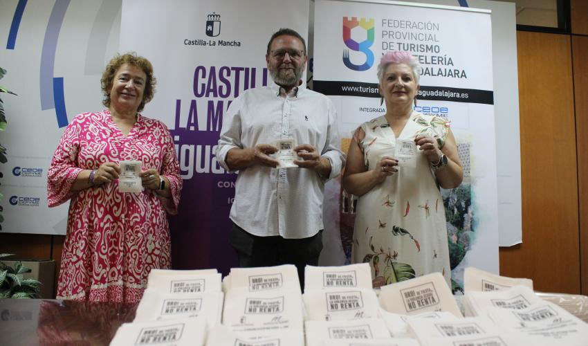 La Federaci�n provincial de Turismo y Hosteler�a de Guadalajara repartir� entre empresarios del sector servilletas contra la violencia de g�nero