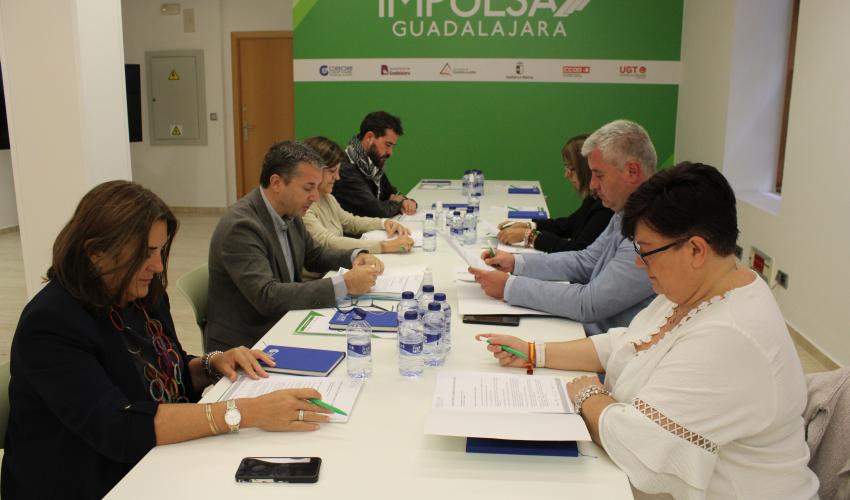 La comisi�n de seguimiento de Impulsa Guadalajara se re�ne para analizar las acciones realizadas y preparar el �ltimo trimestre del a�o