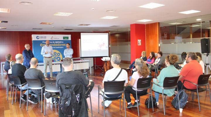 Los 20 proyectos participantes del Programa de Apoyo a Emprendedores  de la provincia de Guadalajara afrontan la recta final de su formaci�n
