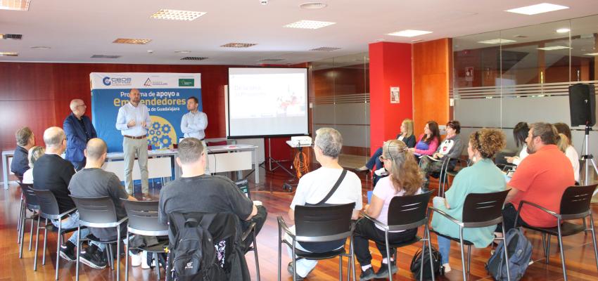 Los 20 proyectos participantes del Programa de Apoyo a Emprendedores  de la provincia de Guadalajara afrontan la recta final de su formaci�n