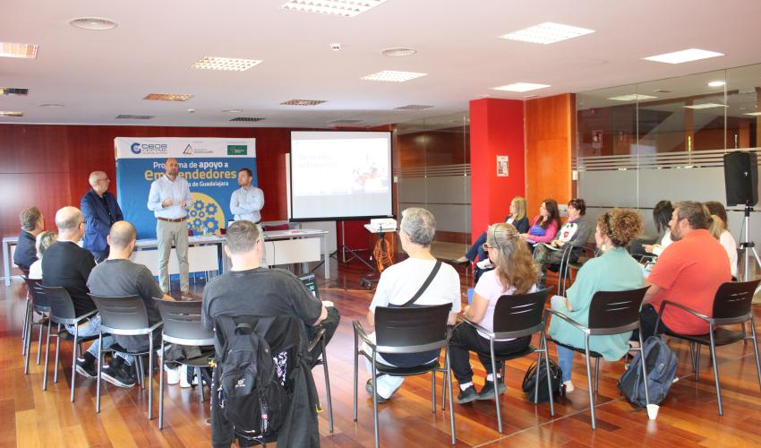 Los 20 proyectos participantes del Programa de Apoyo a Emprendedores  de la provincia de Guadalajara afrontan la recta final de su formaci�n