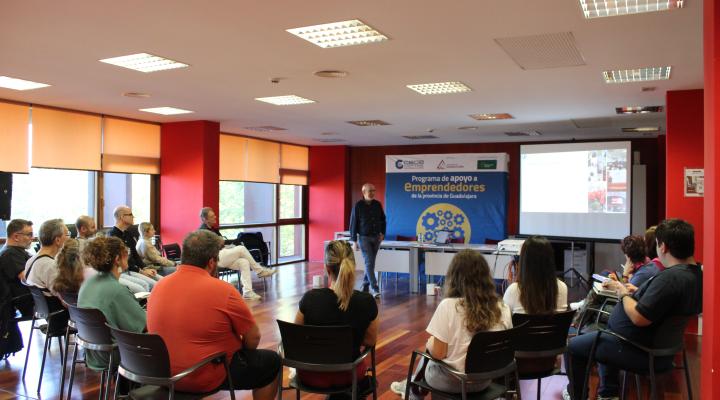 Los 20 proyectos participantes del Programa de Apoyo a Emprendedores  de la provincia de Guadalajara afrontan la recta final de su formaci�n