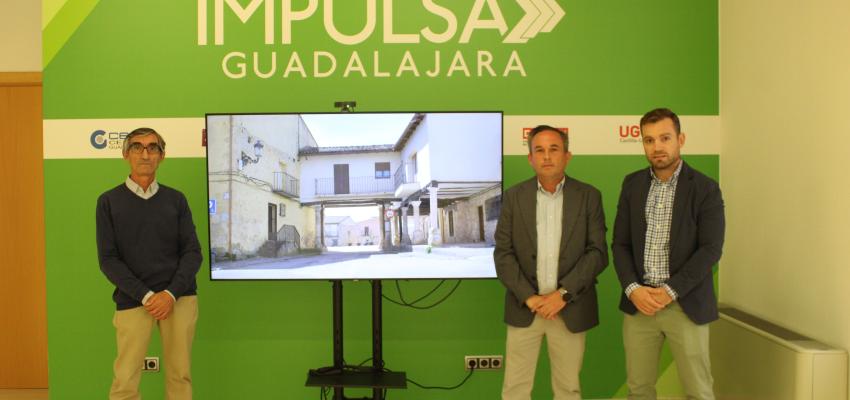 El alcalde de Trijueque pone en valor la ubicaci�n estrat�gica y la riqueza cultural del municipio durante su visita a la oficina Impulsa Guadalajara